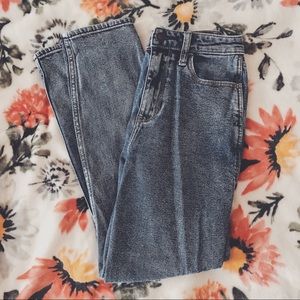 Hollister Ultra High Rise Medium Blue Vintage Mom Jeans - Size 1